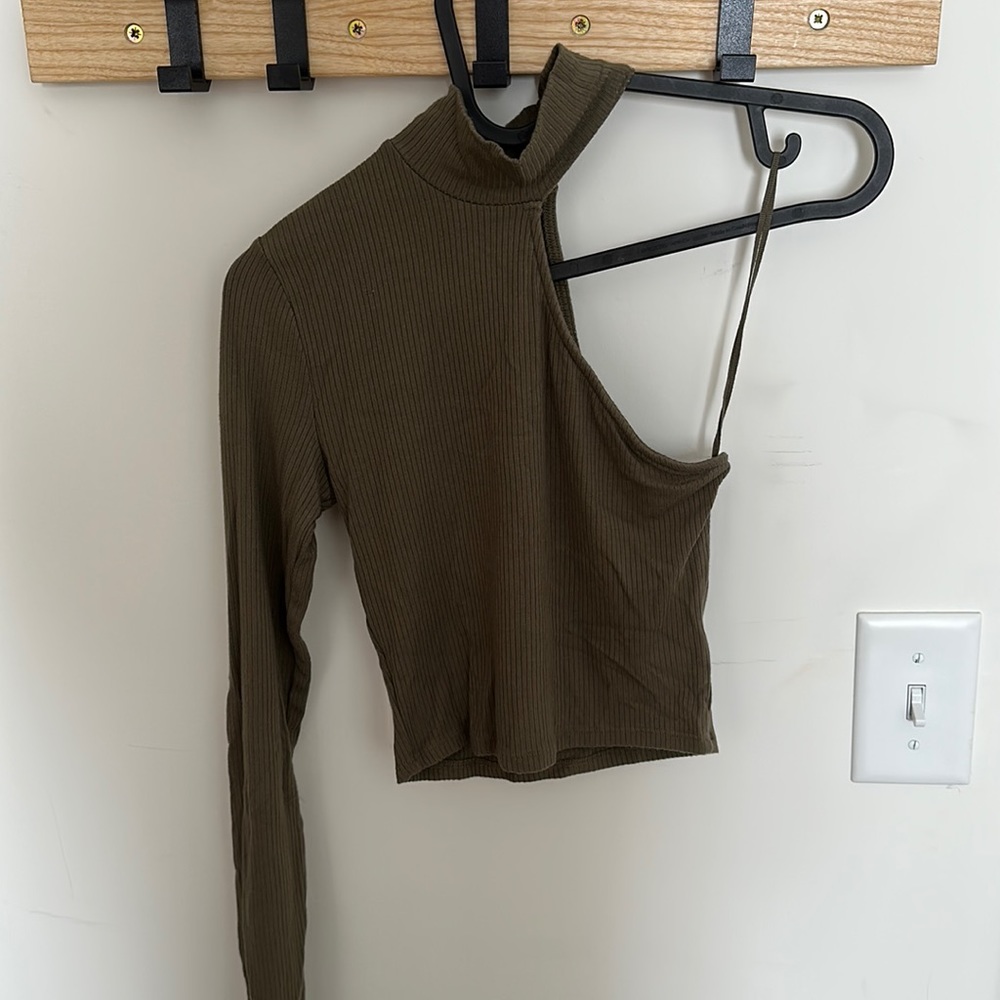 Garage one shoulder top
